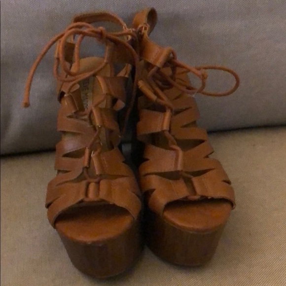 Tan Steve Madden wedges - Picture 2 of 6